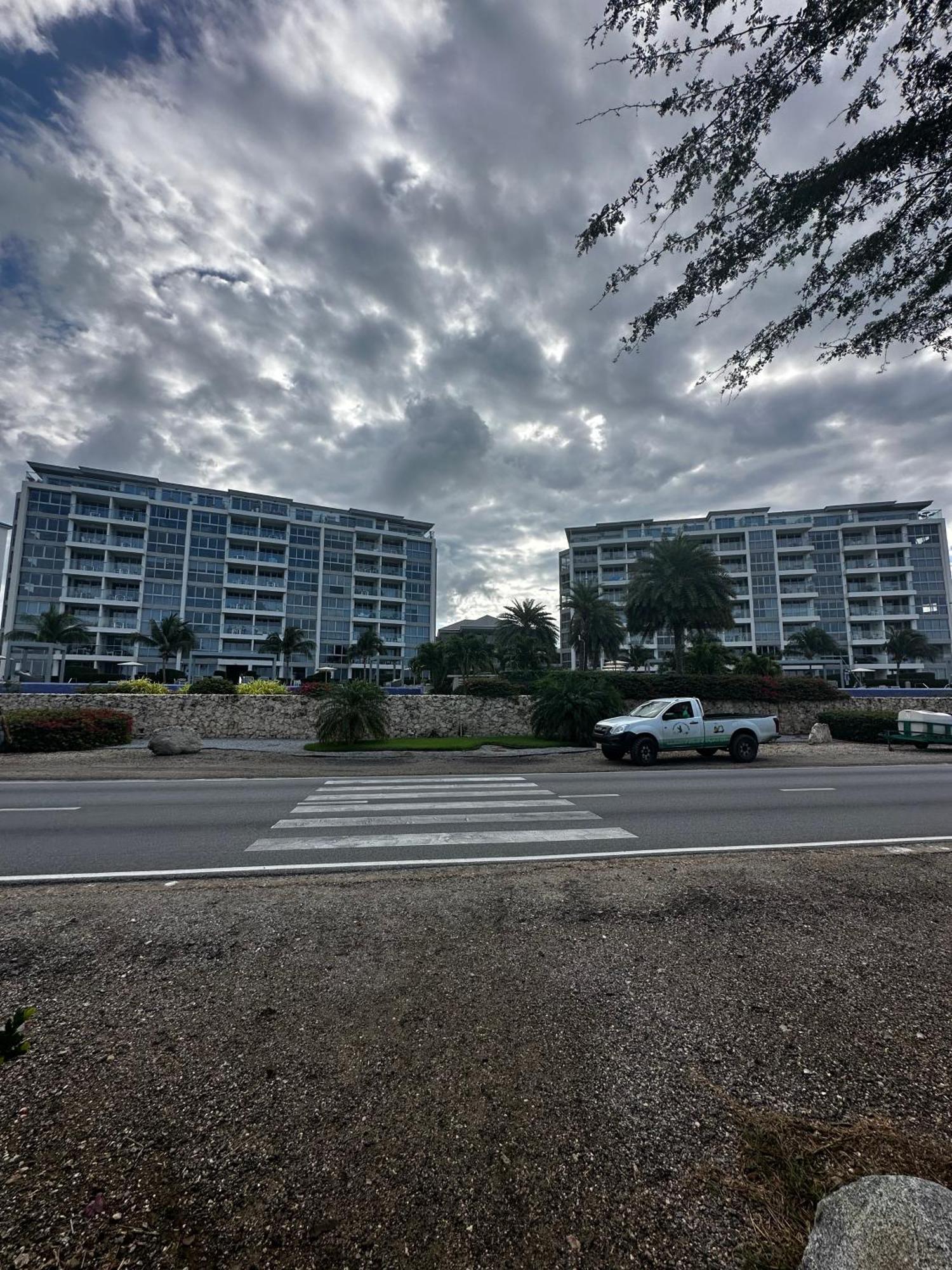 Breath Taking Beach Front Views Condo Eagle Beach Palm Beach Eksteriør billede